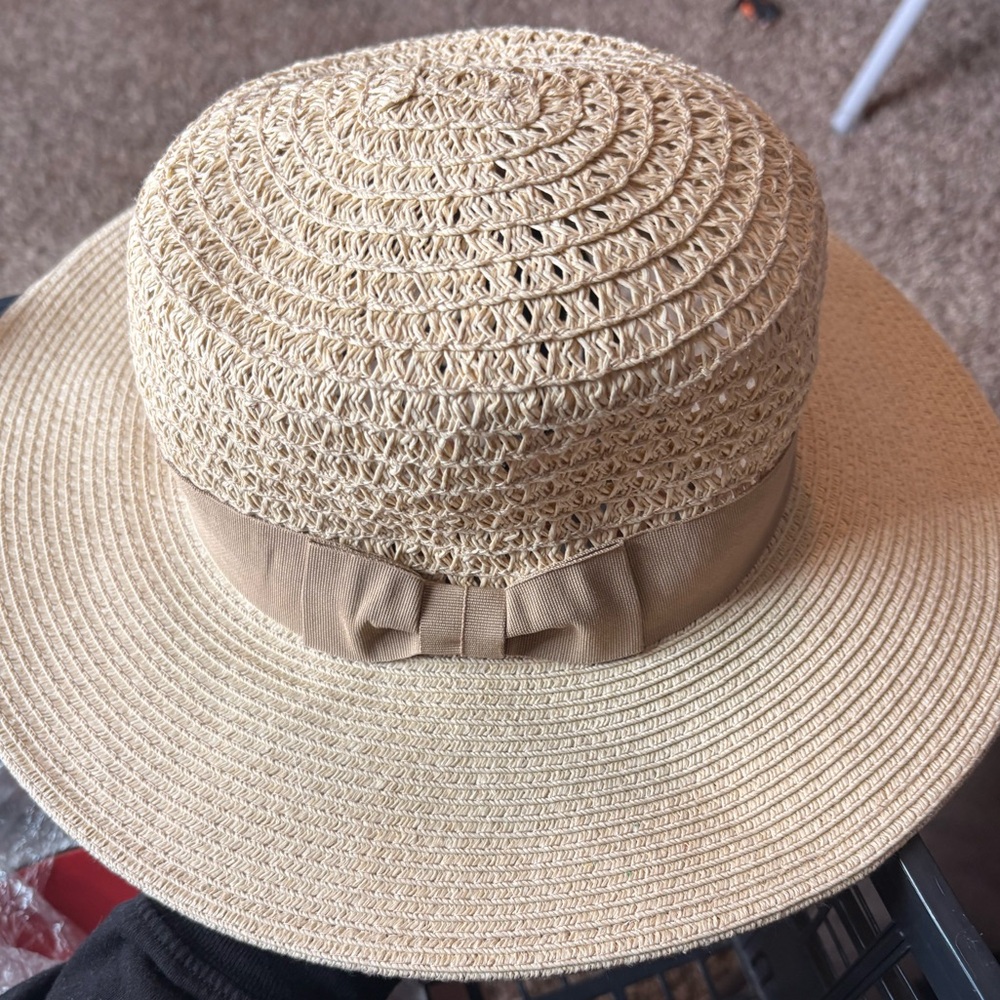 Elegant Tan Straw Hat with Bow